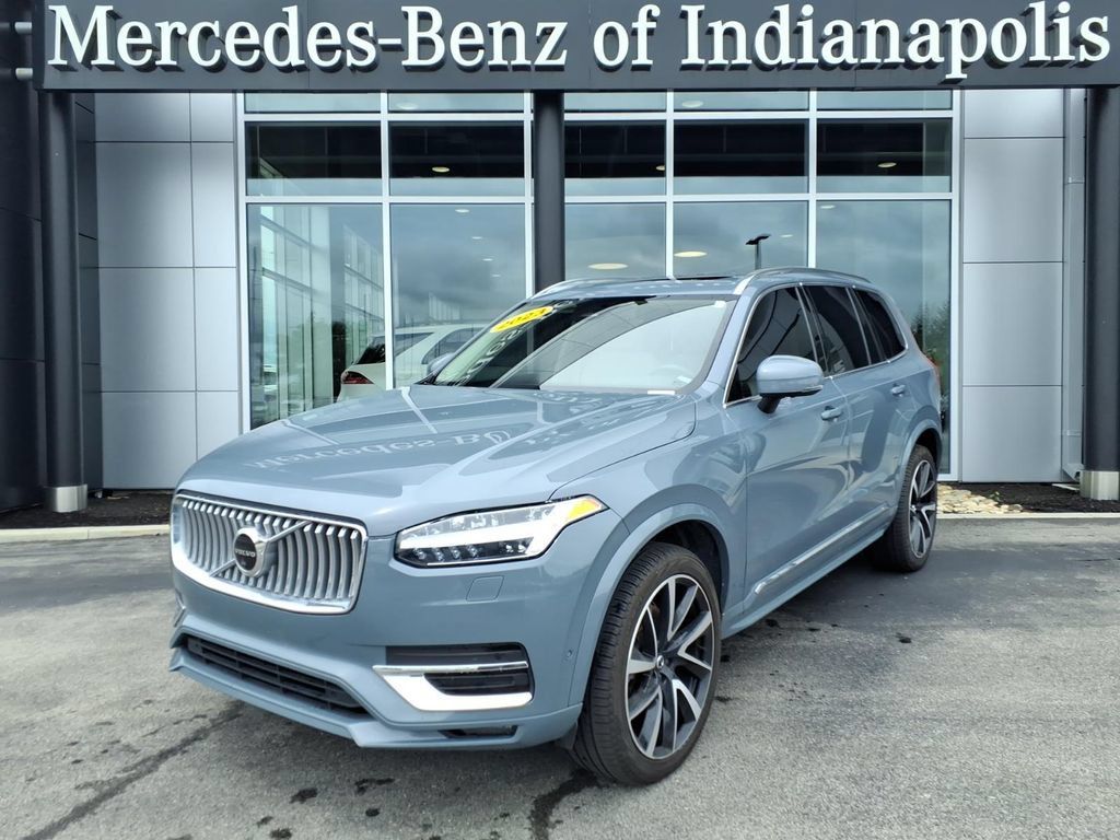 Used 2023 Volvo XC90 B6 Plus w/ Protection Package Premier AWD/4WD image 1