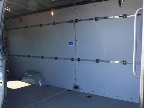 New 2024 Mercedes-Benz eSprinter 170 Cargo image 10