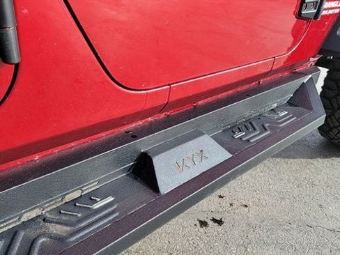 Used 2012 Jeep Wrangler Unlimited Sport image 11