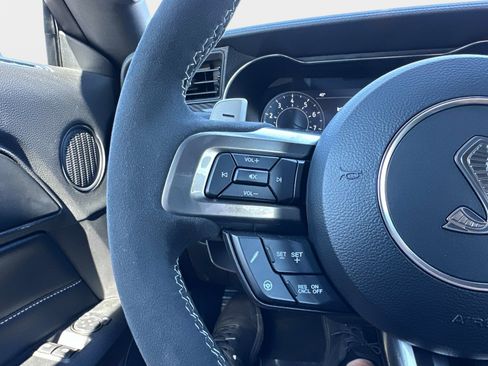 Used 2022 Ford Mustang Shelby GT500 w/ Carbon Fiber Track Pack image 27