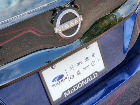 Used 2025 Nissan Leaf S FWD image 11