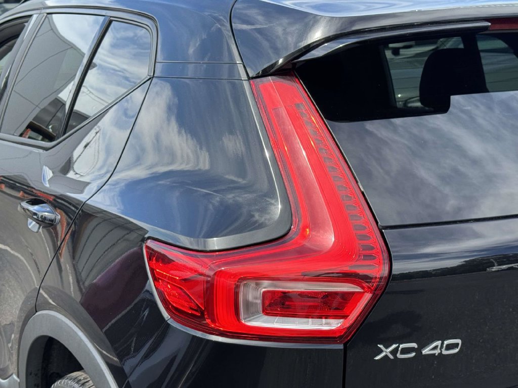 Certified 2024 Volvo XC40 B5 Plus w/ Protection Package Premier AWD/4WD image 8