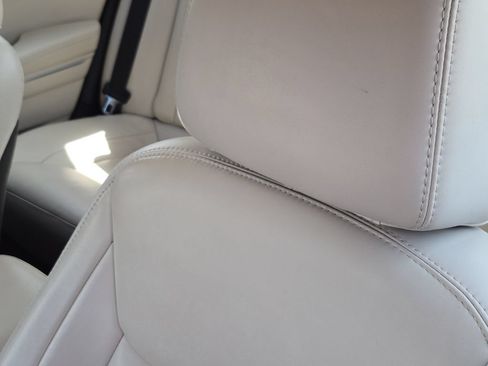 Used 2017 Chrysler 300 Limited RWD image 10