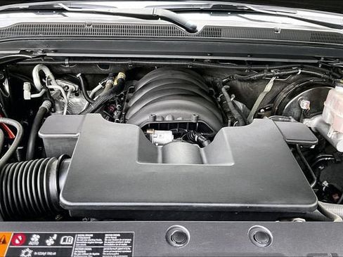 Used 2020 Chevrolet Suburban Premier AWD/4WD image 9