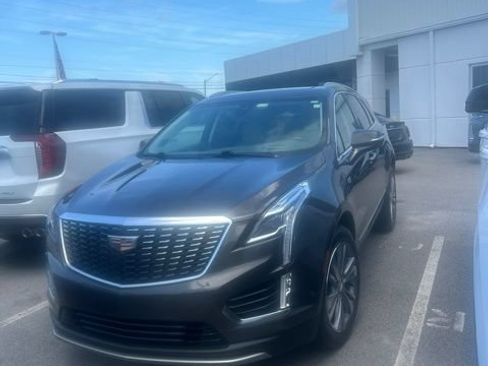 Used 2020 Cadillac XT5 Premium Luxury FWD image 3