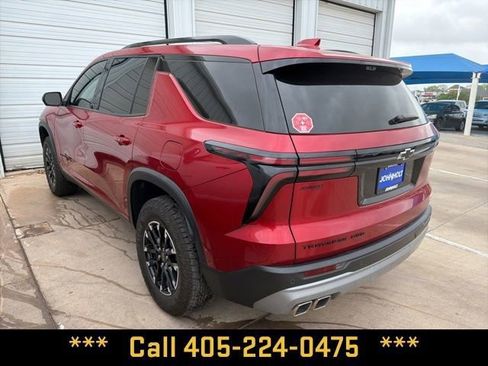 Used 2024 Chevrolet Traverse Z71 w/ Enhanced Driving Package AWD/4WD image 11