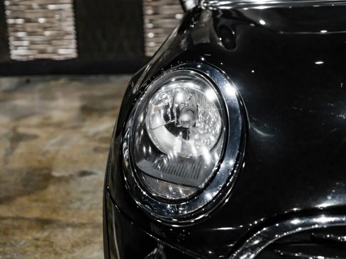 Used 2021 MINI Cooper 2-Door Hardtop image 33