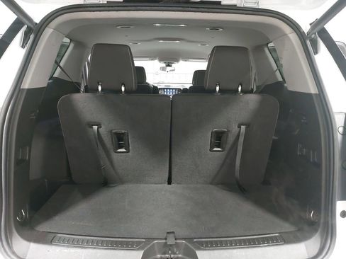 Used 2023 GMC Acadia SLE w/ Driver Convenience Package image 13