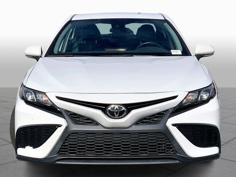 Certified 2022 Toyota Camry SE image 3