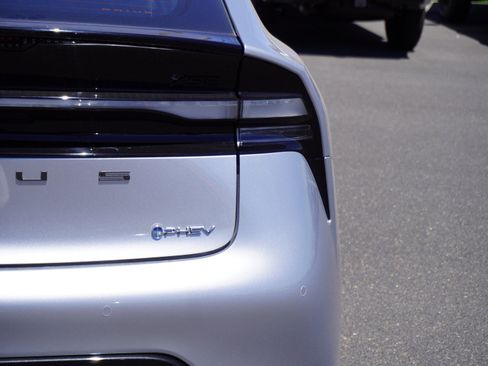New 2026 Toyota Prius Plug-In Hybrid FWD image 10