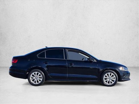 Used 2015 Volkswagen Jetta SE FWD image 4