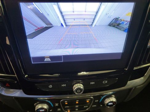 Used 2023 Chevrolet Traverse LT AWD/4WD image 14