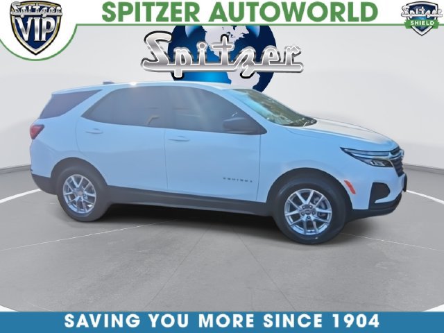 Used 2022 Chevrolet Equinox LS w/ LPO, Floor Liner Package AWD/4WD image 4