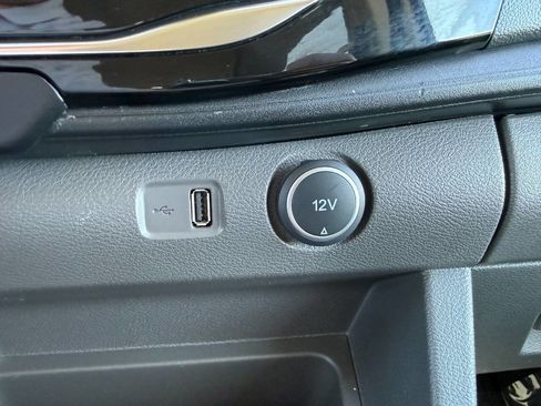 Used 2023 Ford Transit 350 XLT image 45