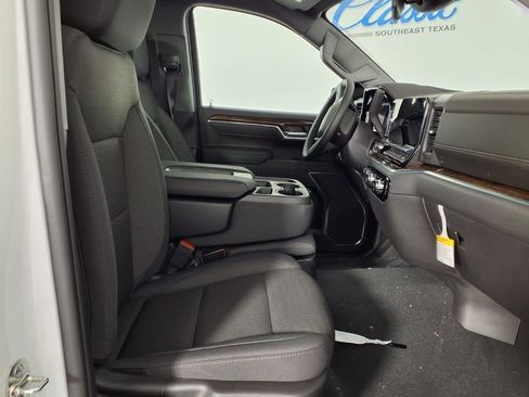 New 2026 GMC Sierra 1500 SLE w/ X31 Off-Road Package AWD/4WD image 17