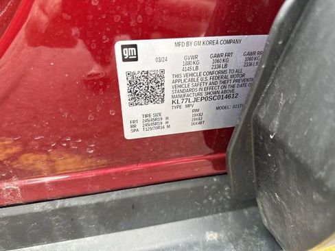 Used 2025 Chevrolet Trax RS w/ Driver Confidence Package image 25