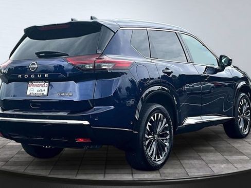 Used 2025 Nissan Rogue Platinum w/ Tech Package FWD image 6