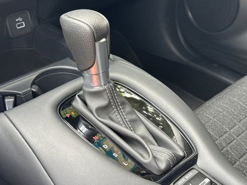 Used 2025 Honda HR-V LX image 18