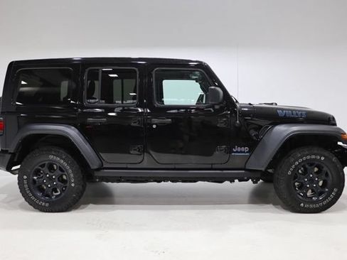 Used 2023 Jeep Wrangler Unlimited w/ Sun & Screen Package AWD/4WD image 8