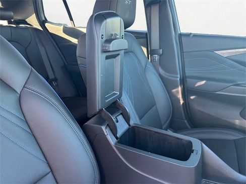 Used 2025 Buick Envista Sport Touring w/ Convenience I Package image 19