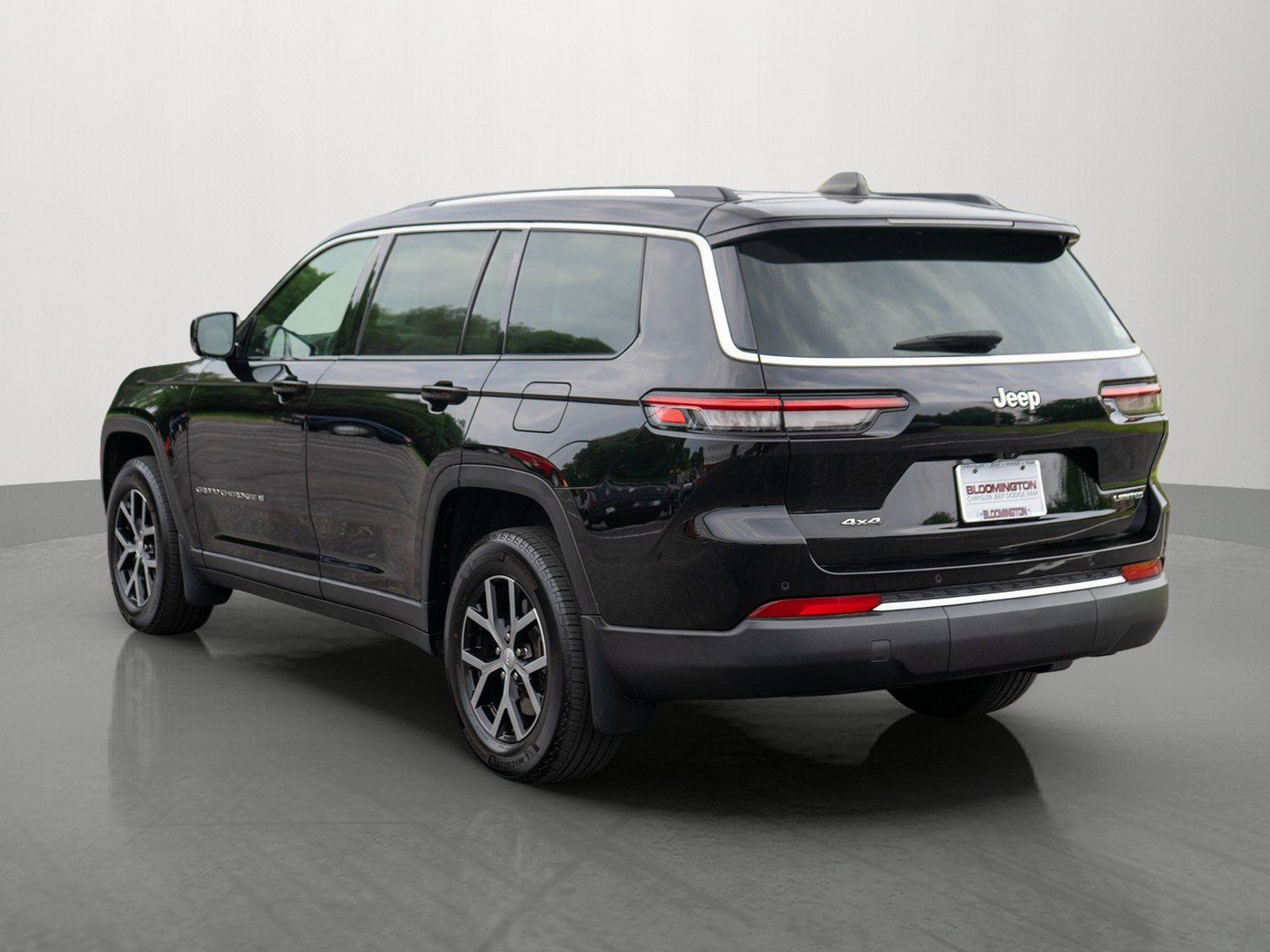 Used 2023 Jeep Grand Cherokee L Limited w/ Trailer Tow Group (B) AWD/4WD image 5