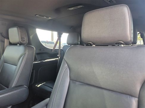 Used 2025 Chevrolet Suburban LT w/ Comfort Package image 16