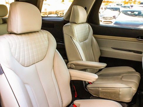 Used 2023 Hyundai Palisade Limited image 43