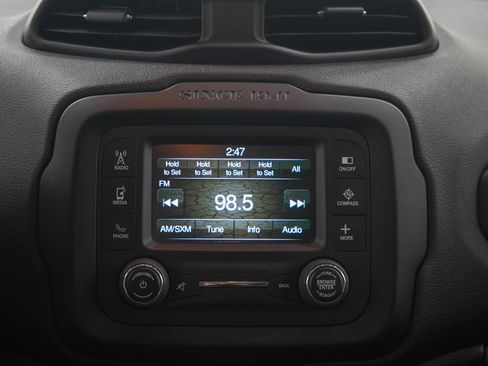 Used 2015 Jeep Renegade Limited AWD/4WD image 17