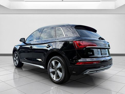 Used 2023 Audi Q5 2.0T Premium w/ Convenience Package AWD/4WD image 3