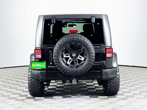 Used 2017 Jeep Wrangler Unlimited Sahara w/ Dual Top Group image 8