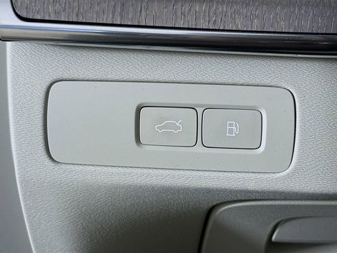 New 2026 Volvo XC90 T8 Ultra w/ Protection Package Premier AWD/4WD image 10