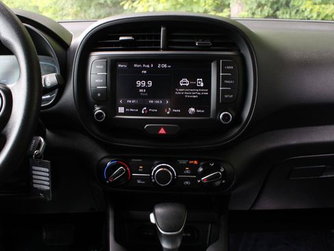 Used 2023 Kia Soul LX w/ Option Group 015 FWD image 13