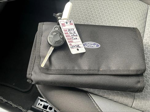 Used 2017 Ford C-MAX SE image 12