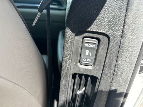 Used 2021 Honda Odyssey Elite image 16