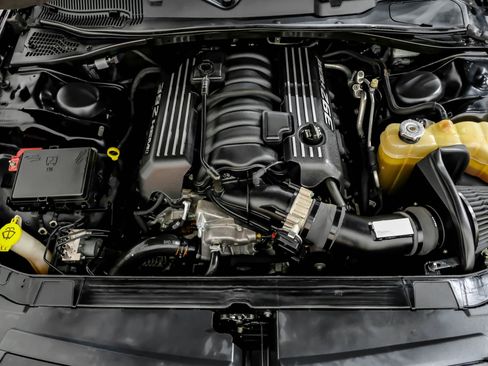 Used 2016 Dodge Challenger SRT image 49