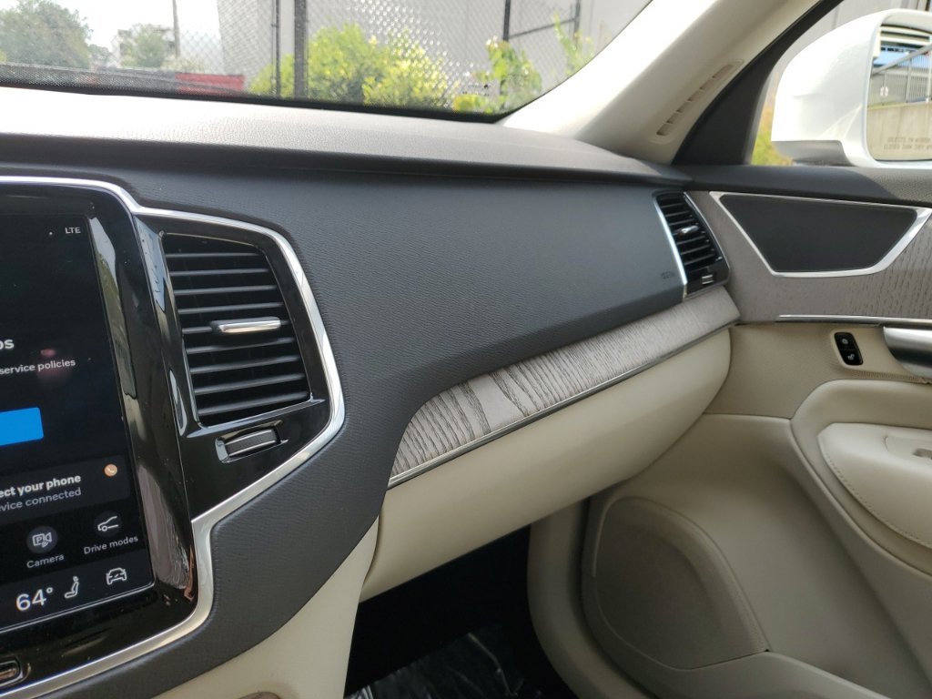 Certified 2024 Volvo XC90 T8 Plus AWD/4WD image 16