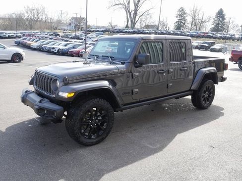 New 2025 Jeep Gladiator Sport image 7