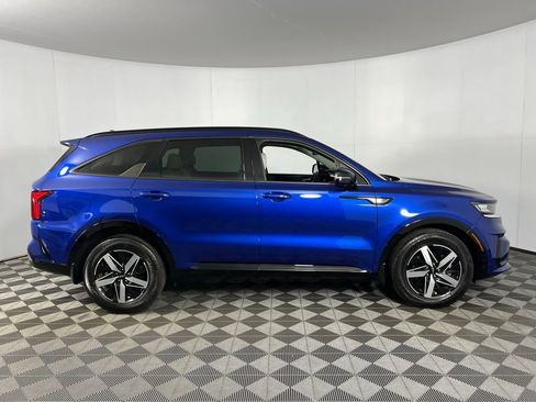 Used 2023 Kia Sorento EX w/ Panoramic Sunroof Package image 2