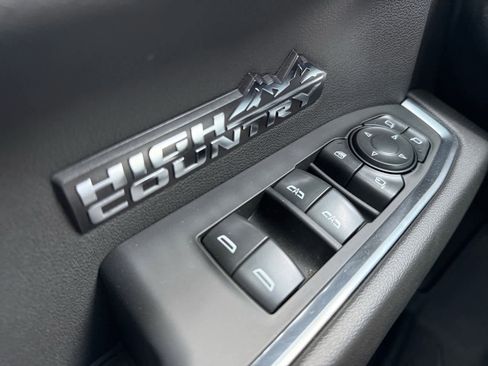 Used 2022 Chevrolet Silverado 1500 High Country w/ Technology Package AWD/4WD image 26