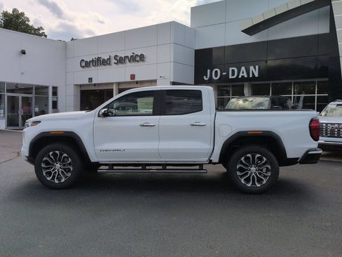 New 2026 GMC Canyon Denali AWD/4WD image 8