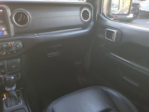 Used 2020 Jeep Wrangler Unlimited Sahara w/ Uconnect 4C Nav & Sound Group image 16