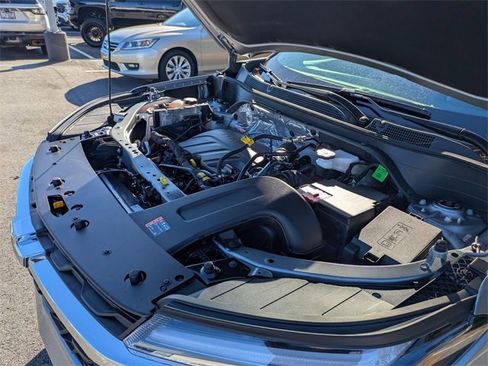 New 2026 Chevrolet Trax LT w/ Sunroof Package image 36