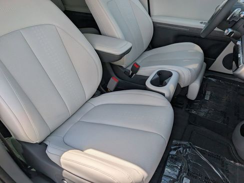Used 2024 Hyundai Ioniq 5 Limited AWD/4WD image 23