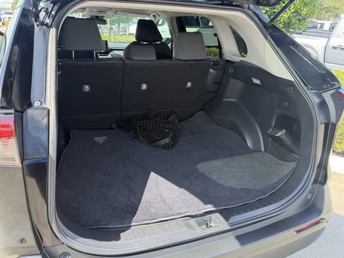 Used 2021 Toyota RAV4 XLE FWD image 22