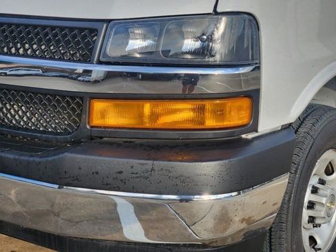 Used 2025 Chevrolet Express 3500 w/ Power Convenience Package image 15