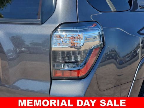 Used 2021 Toyota 4Runner SR5 Premium w/ Moonroof Package AWD/4WD image 39