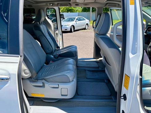 Used 2013 Toyota Sienna Limited w/ Premium Pkg FWD image 28