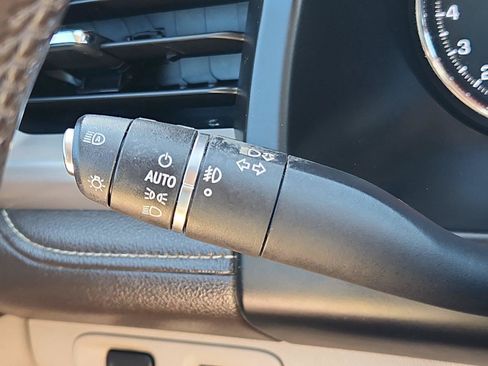 Used 2019 GMC Acadia Denali AWD/4WD image 29