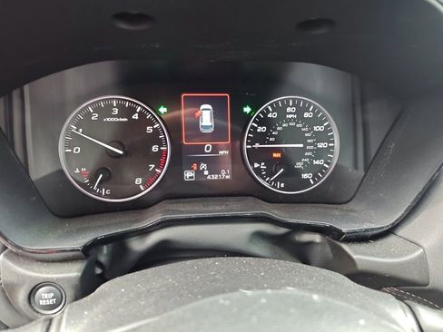 Used 2025 Subaru Outback Premium AWD/4WD image 7