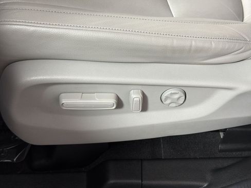 Used 2024 Honda Odyssey Touring image 13